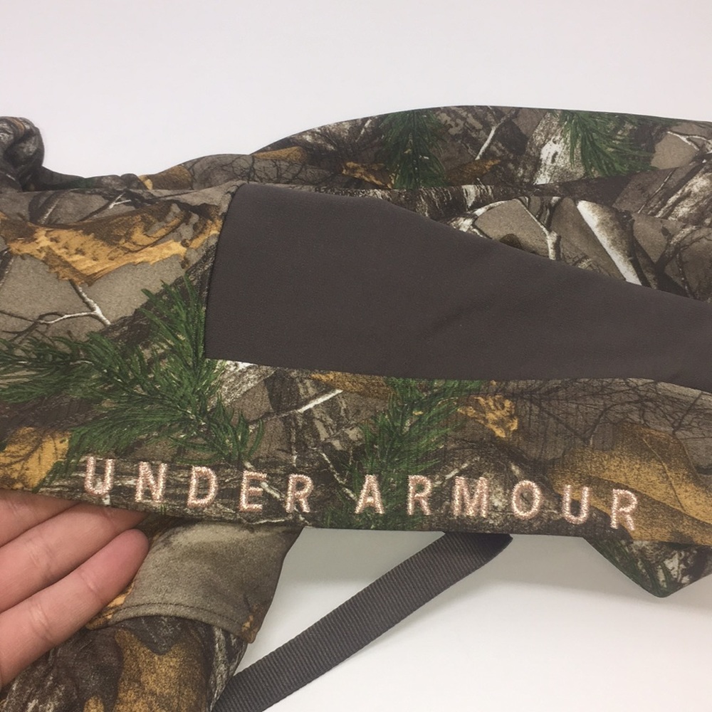 Under Armour Realtree Camo Jacket -- Size Medium - Picture 3 of 6